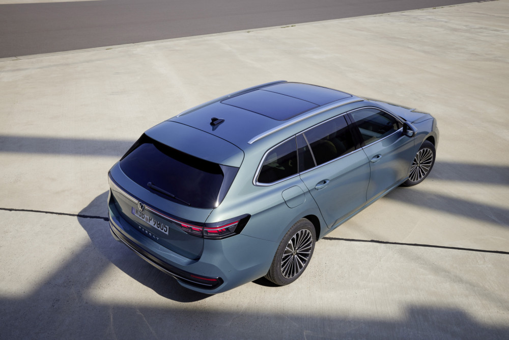 Volkswagen Passat Variant Elegance mariposit green 2024